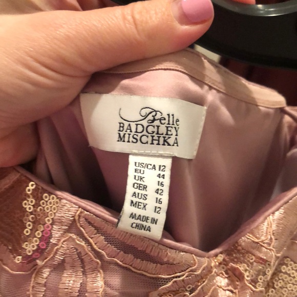 Belle Badgley Mischka - Picture 4 of 7